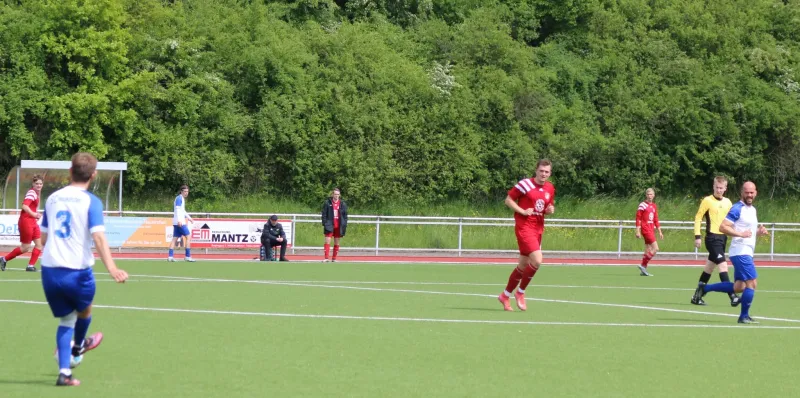 Mittelfeldszene aus dem Spiel der Zweiten gegen die SG Neuental/Jesberg II