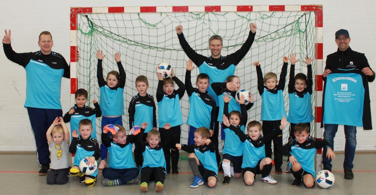 Neue Trainingspullover für Bambini-Kicker