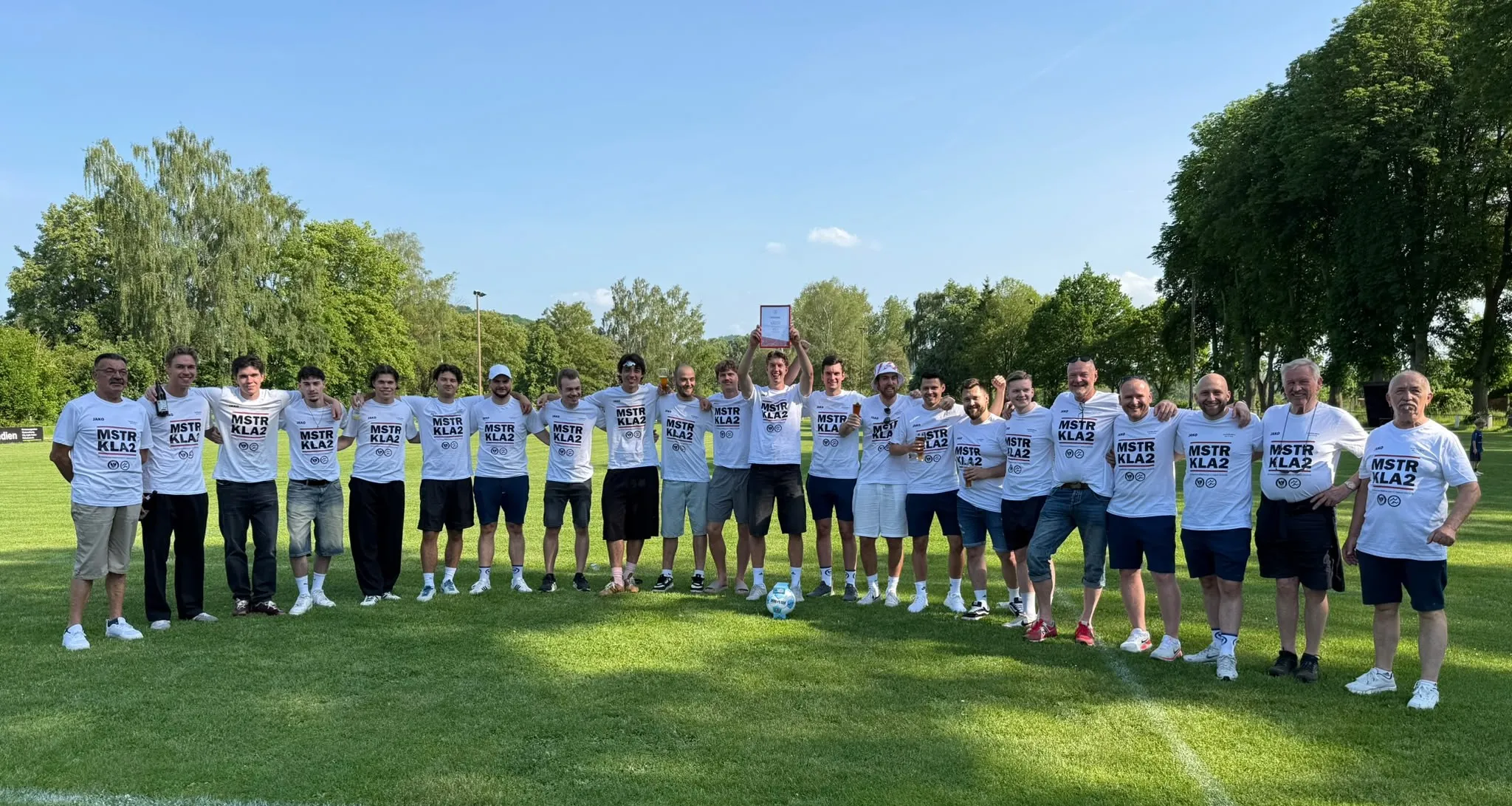 SG Neukirchen II-Team wurde für Gewinn der Meisterschaft in der KLA 2 geehrt