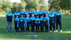 Neue Trainingsanzüge und Zipper für die E-Jugend