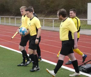 Sichere und ruhige Spielleitung durch das Schiri-Team gegen die SG Aulatal