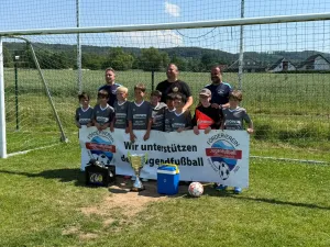 E-Jugend Saisonabschluss mit anschließendem Sieg beim Förderverein-Cup